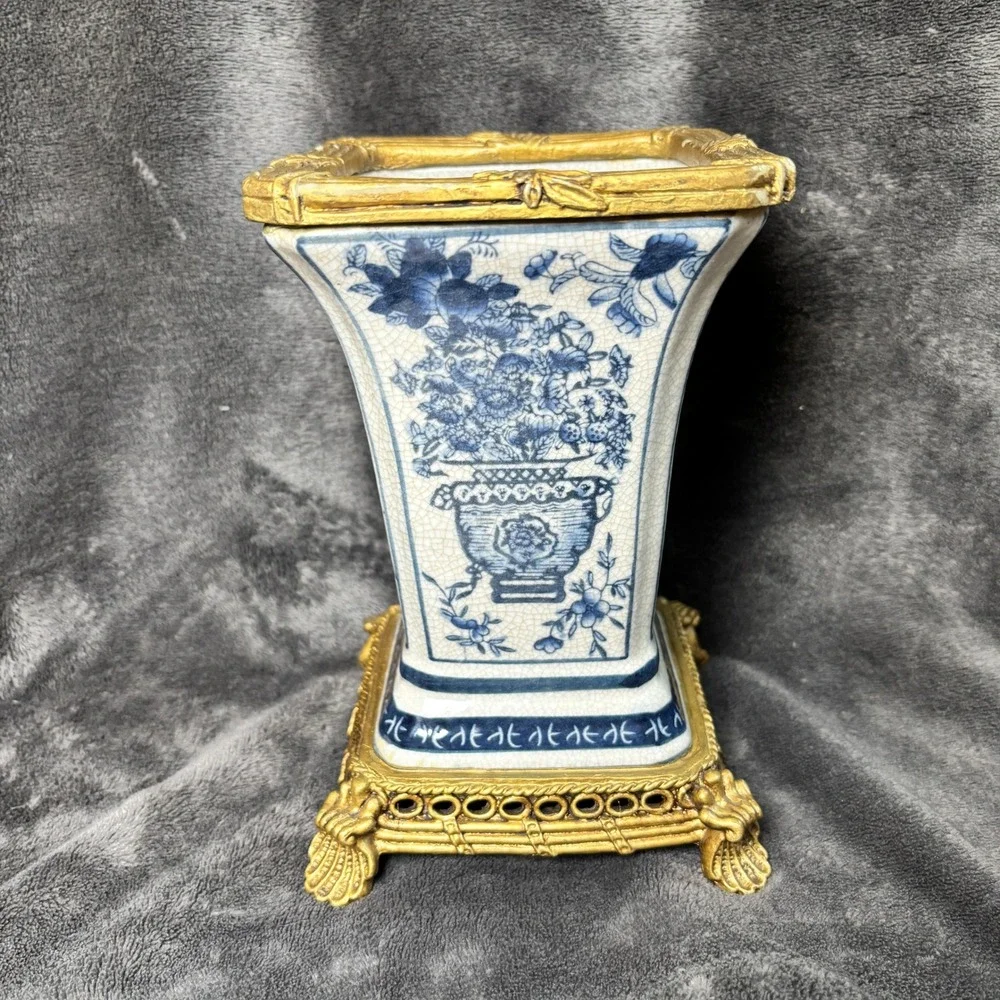 Vtg Look Victorian Continental Blue and White Vase Hollywood Gold Trim